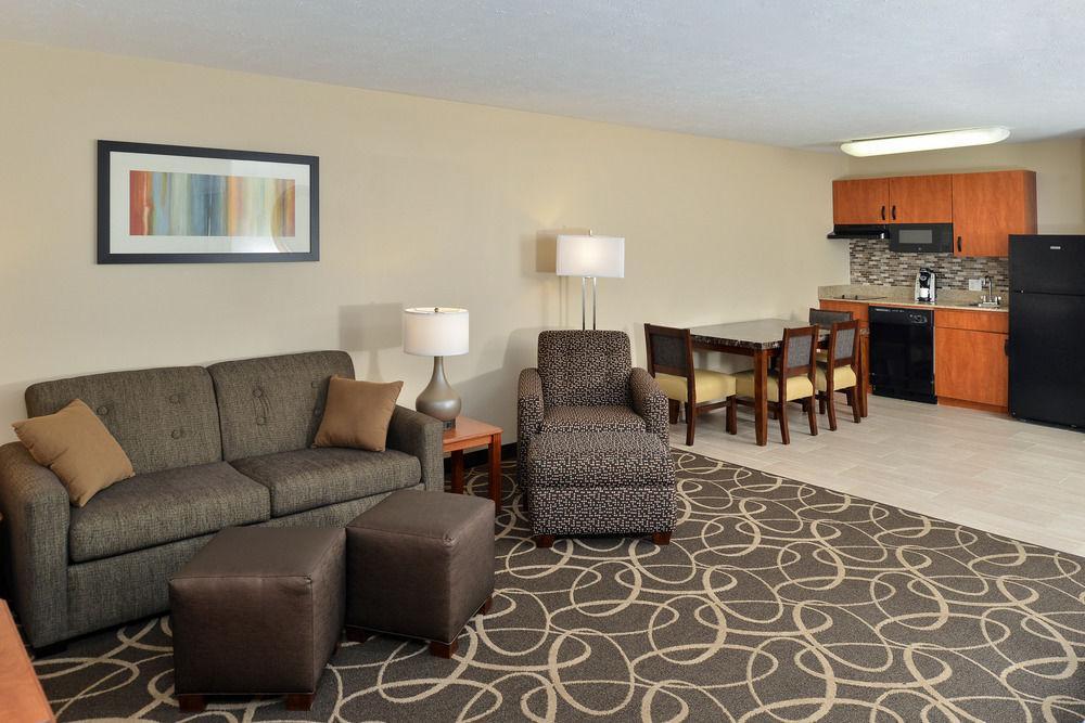 Mainstay Suites Fargo - I-94 Medical Center Екстер'єр фото