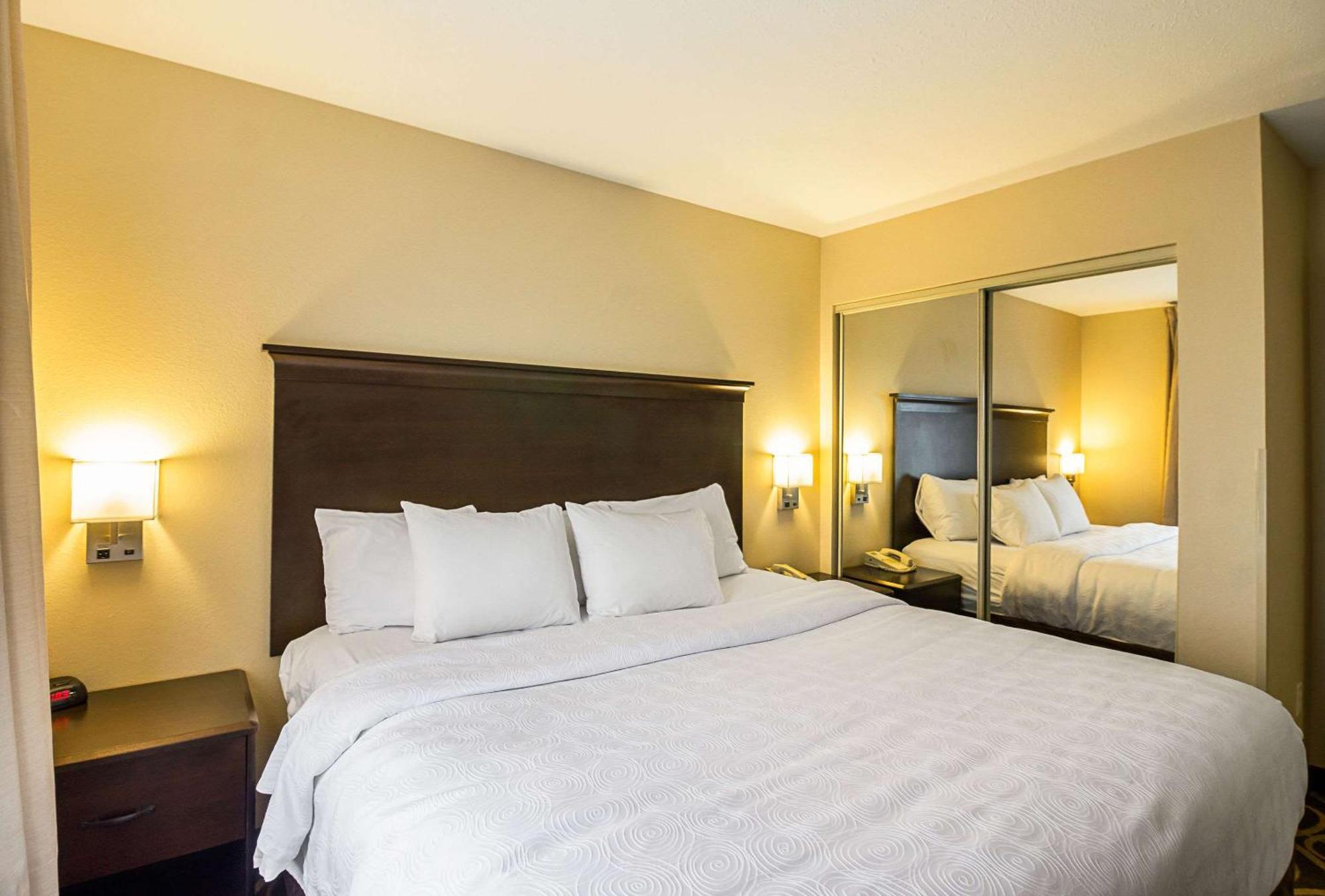 Mainstay Suites Fargo - I-94 Medical Center Екстер'єр фото