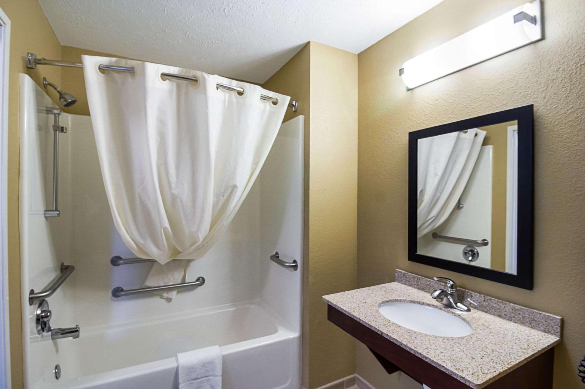 Mainstay Suites Fargo - I-94 Medical Center Екстер'єр фото