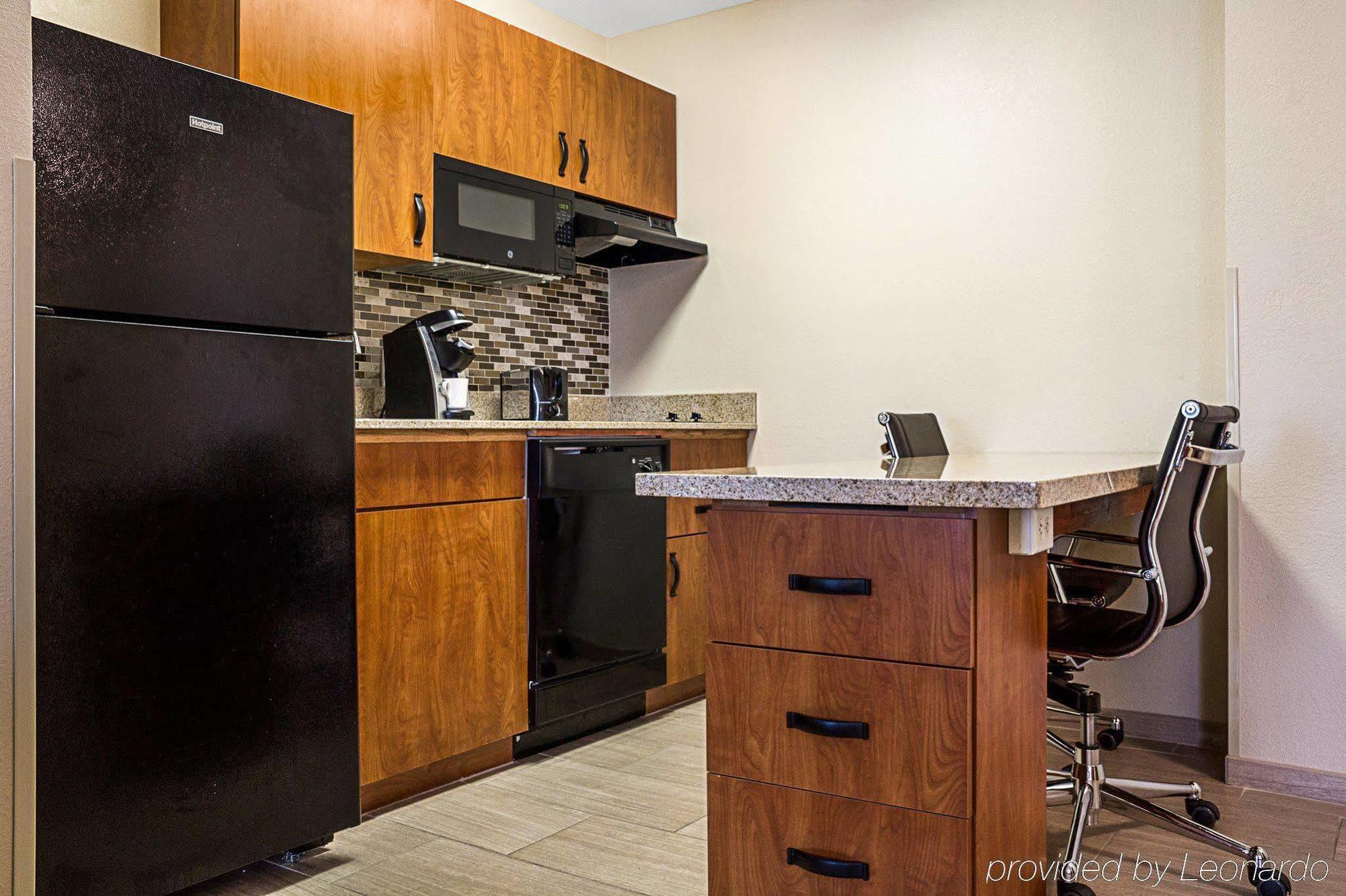 Mainstay Suites Fargo - I-94 Medical Center Екстер'єр фото