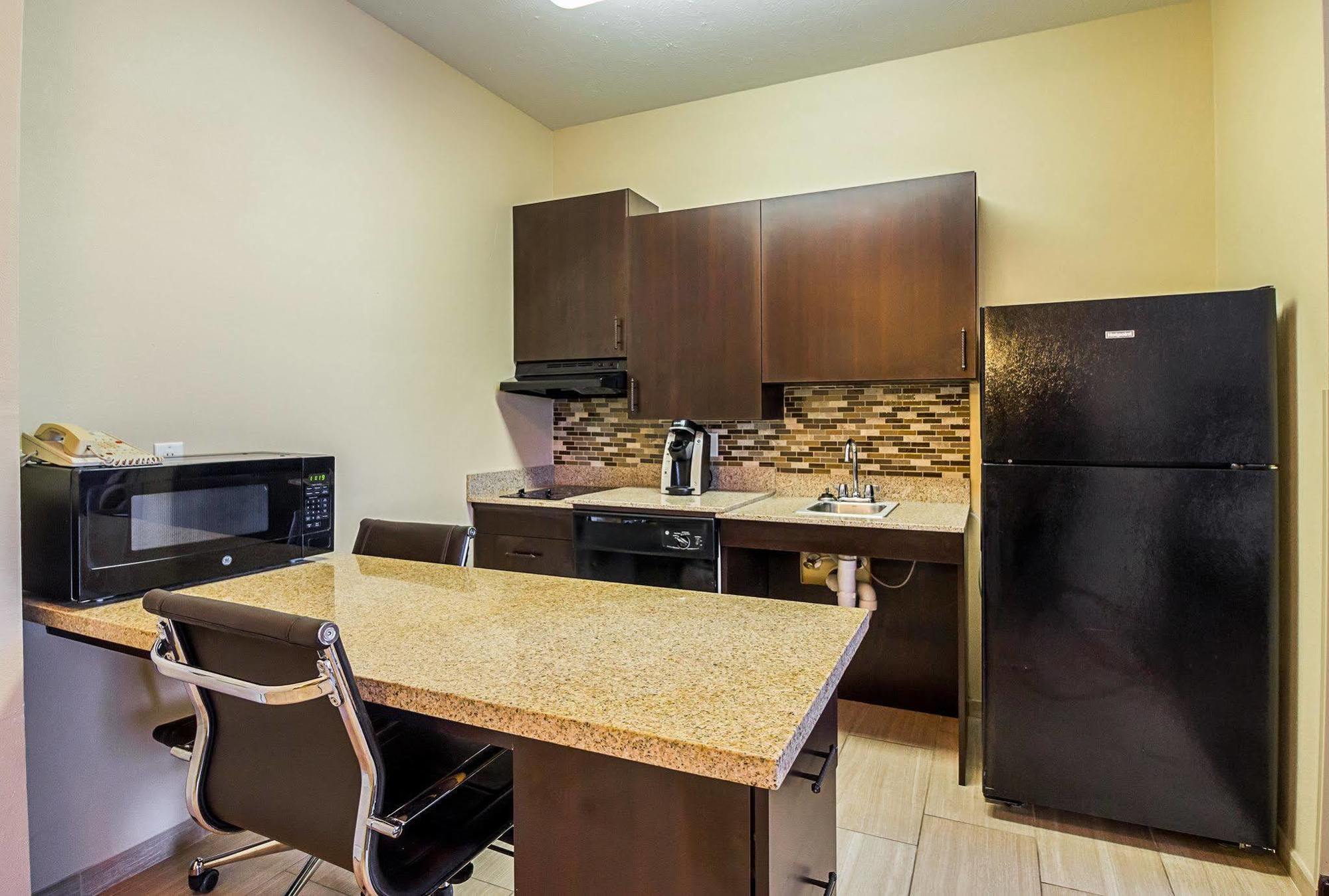 Mainstay Suites Fargo - I-94 Medical Center Екстер'єр фото